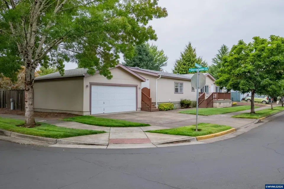 3 Bed 2 Bath Established Contemporary Home in Corvallis, OR - 2