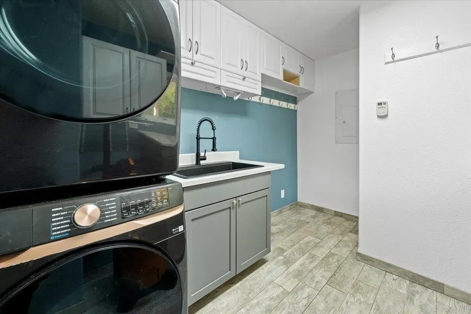 3 Bed 2 Bath Established Contemporary Home in Fairbanks, AK - 5