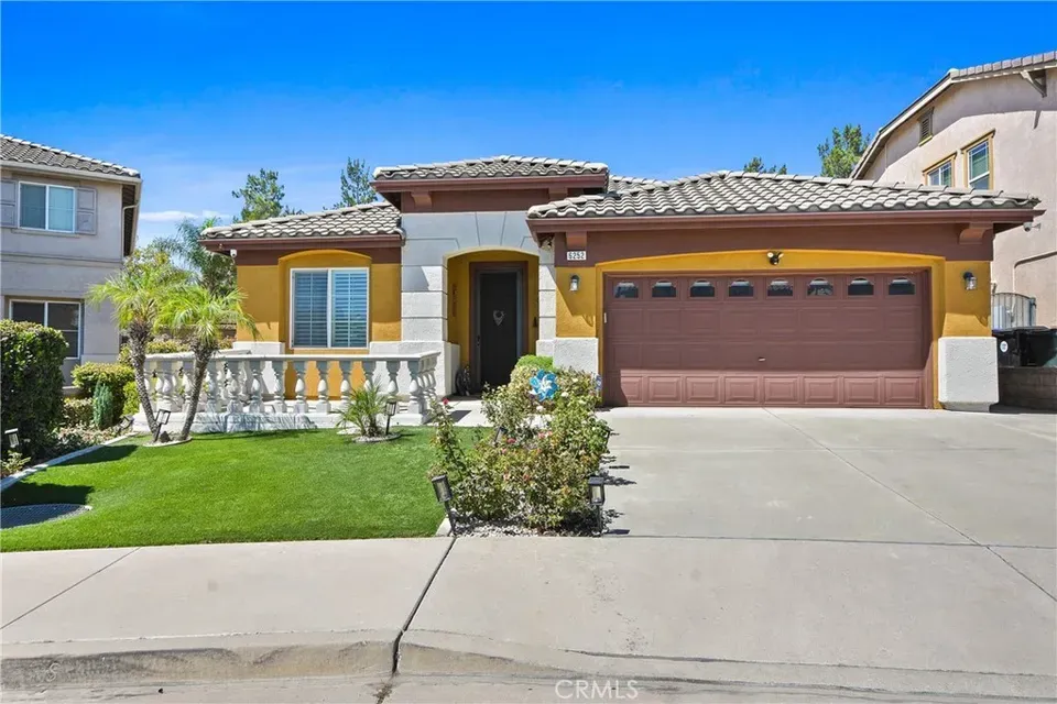 3 Bed 2 Bath Established Contemporary Home in Fontana, CA