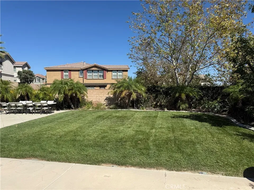 3 Bed 2 Bath Established Contemporary Home in Fontana, CA - 2