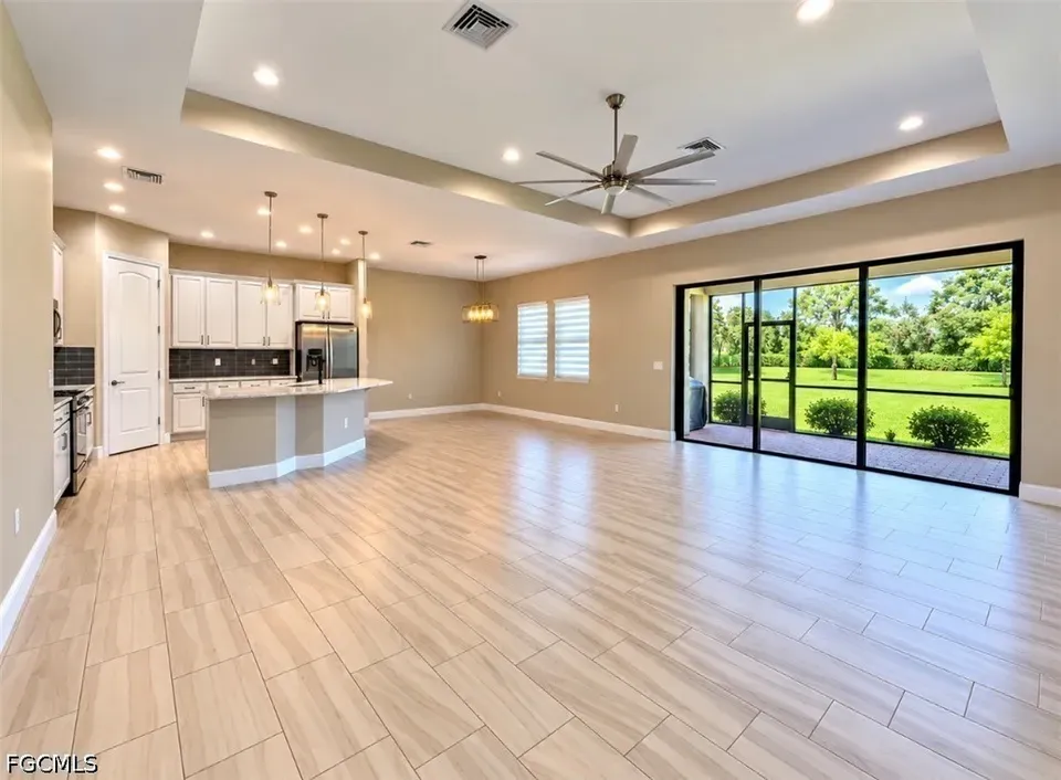 3 Bed 2 Bath Established Contemporary Home in Fort Myers, FL - 2