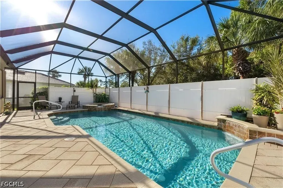 3 Bed 2 Bath Established Contemporary Home in Fort Myers, FL - 2