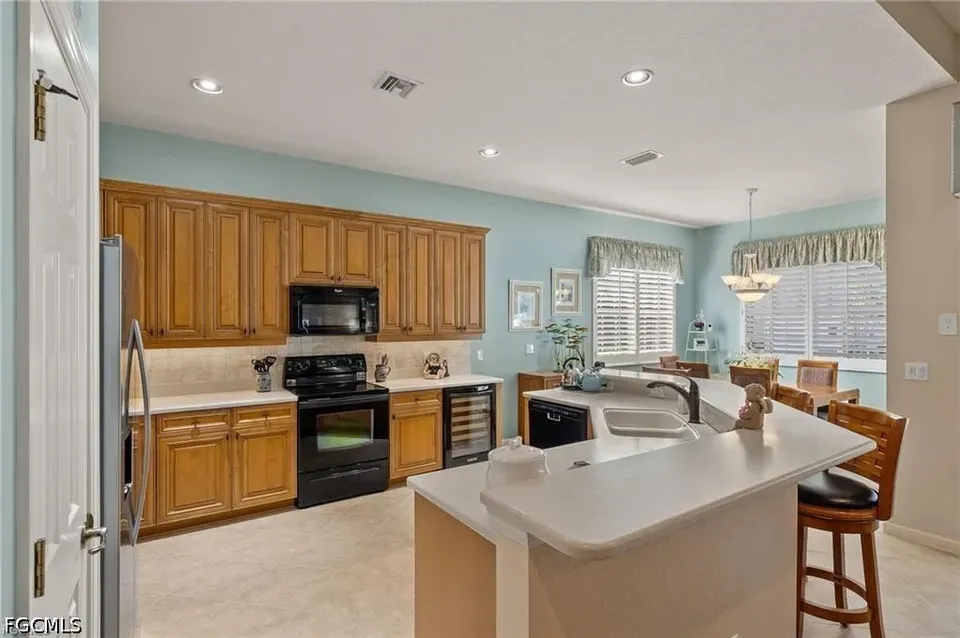 3 Bed 2 Bath Established Contemporary Home in Fort Myers, FL - 4