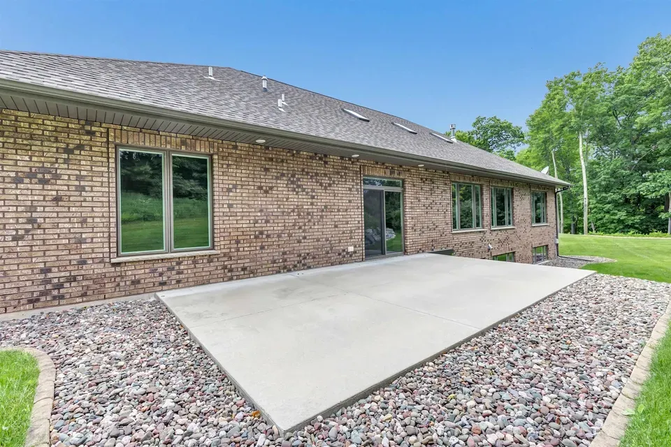 3 Bed 2 Bath Established Contemporary Home in Green Bay, WI - 3