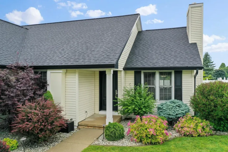 3 Bed 2 Bath Established Contemporary Home in Green Bay, WI - 3