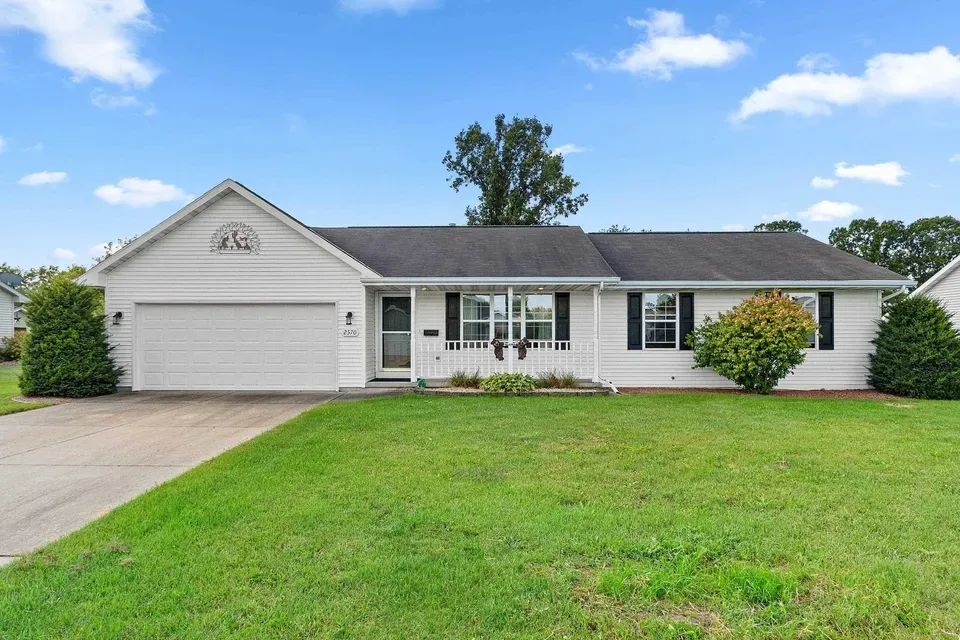 3 Bed 2 Bath Established Contemporary Home in Green Bay, WI - 1