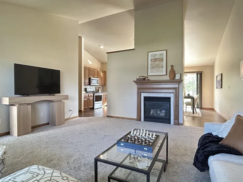 3 Bed 2 Bath Established Contemporary Home in Green Bay, WI - 3