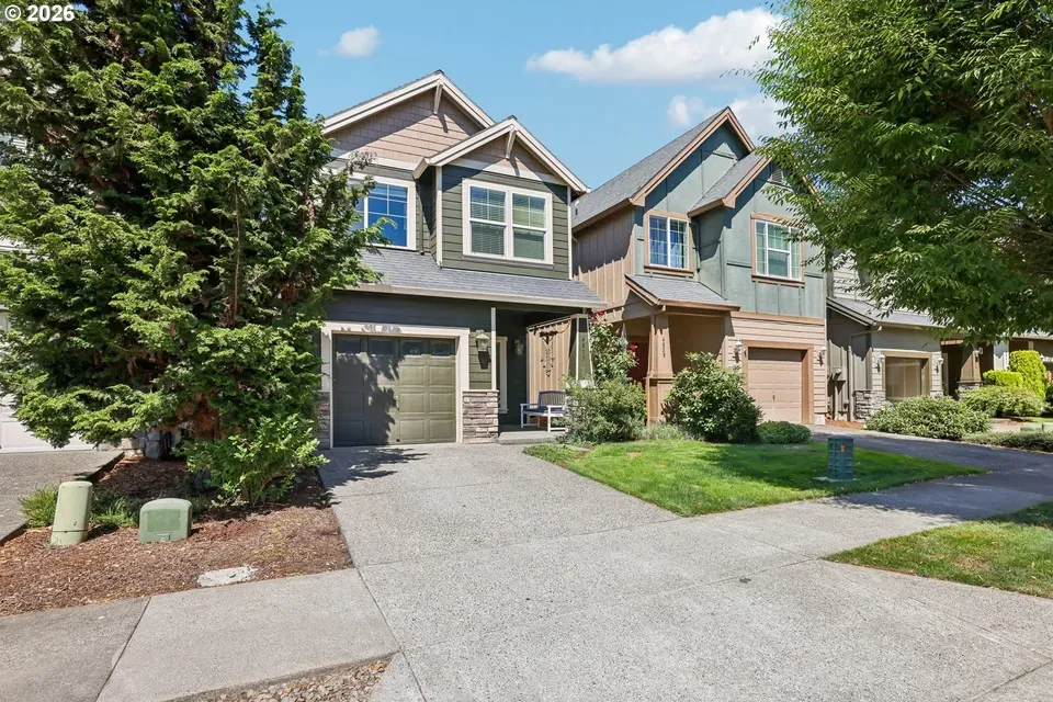 3 Bed 2 Bath Established Contemporary Home in Hillsboro, OR - 2