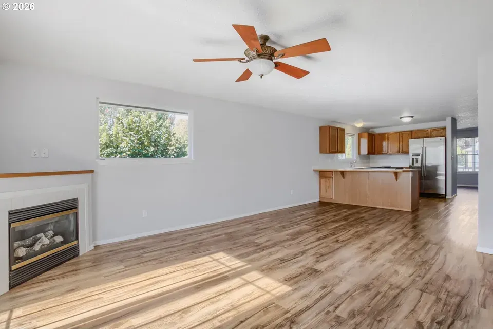 3 Bed 2 Bath Established Contemporary Home in Hillsboro, OR - 3