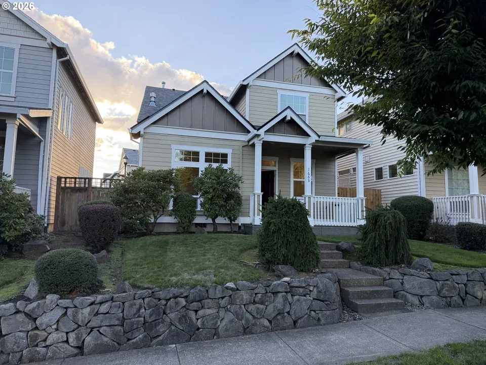 3 Bed 2 Bath Established Contemporary Home in Hillsboro, OR - 1