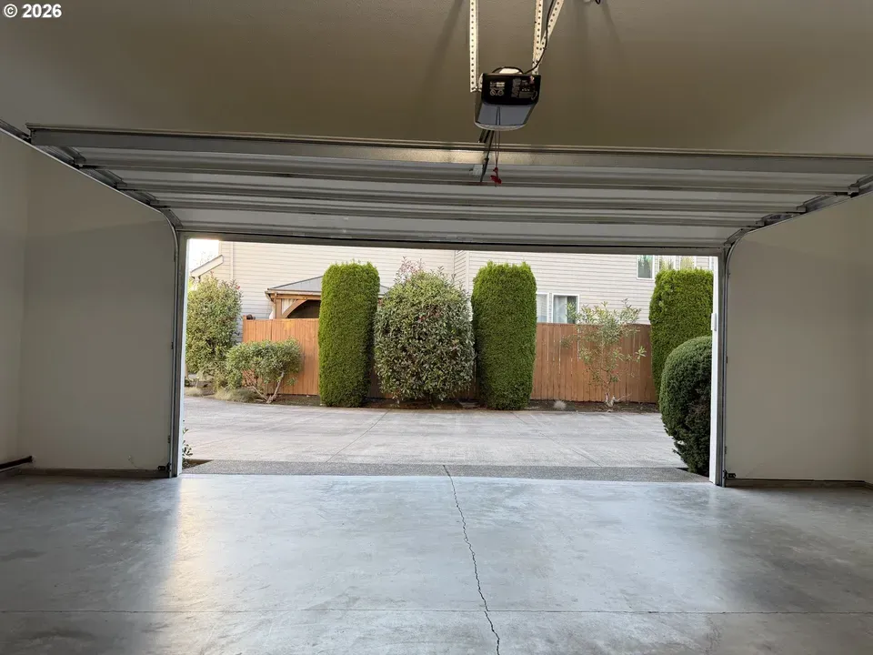 3 Bed 2 Bath Established Contemporary Home in Hillsboro, OR - 4