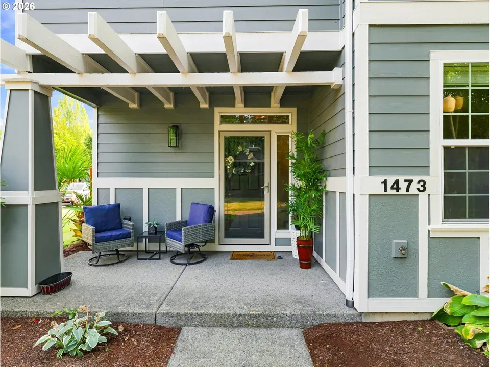3 Bed 2 Bath Established Contemporary Home in Hillsboro, OR - 3
