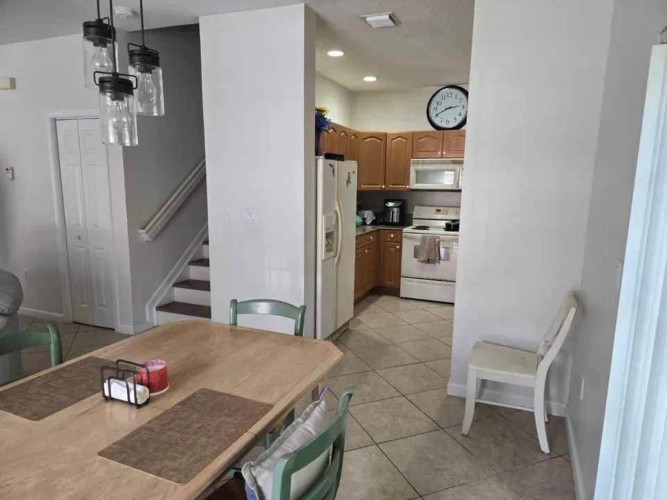 3 Bed 2 Bath Established Contemporary Home in Hollywood, FL - 4