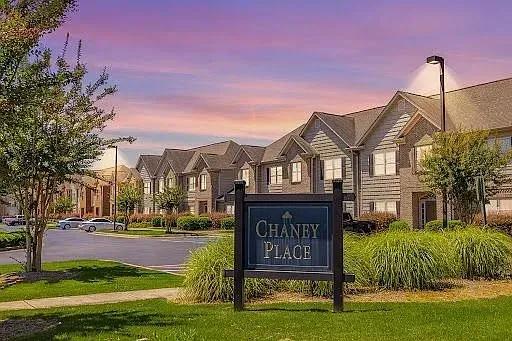 3 Bed 2 Bath Established Contemporary Home in Huntsville, AL - 1