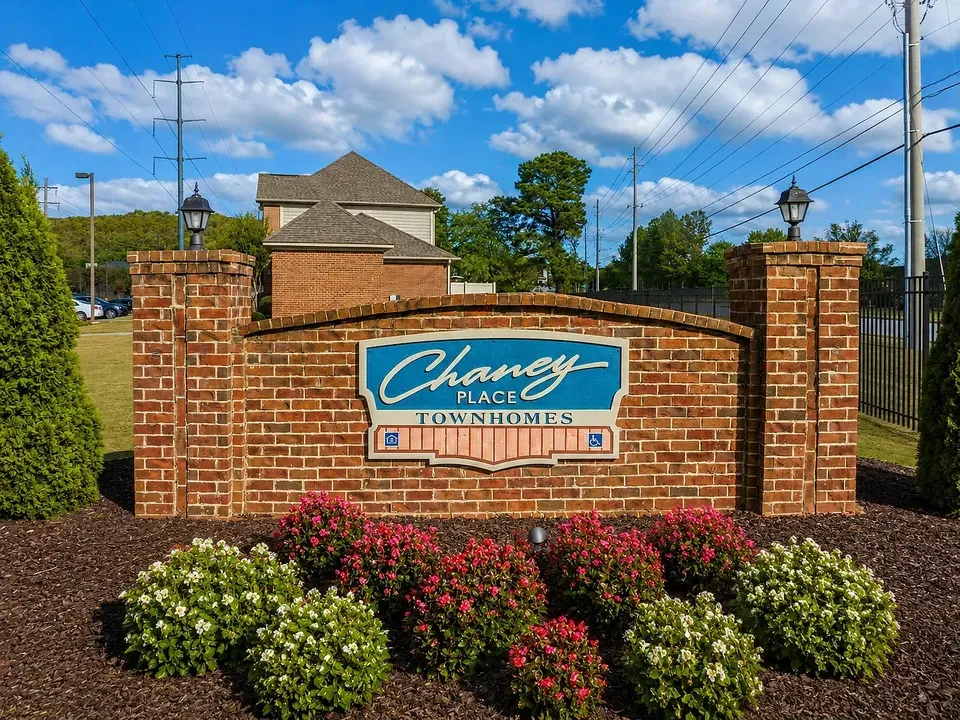 3 Bed 2 Bath Established Contemporary Home in Huntsville, AL - 2