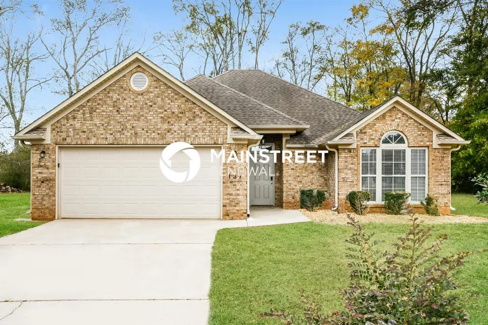 3 Bed 2 Bath Established Contemporary Home in Huntsville, AL