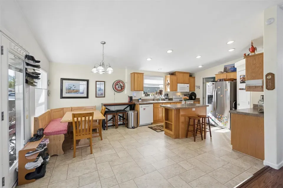 3 Bed 2 Bath Established Contemporary Home in Juneau, AK - 5