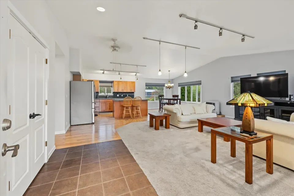 3 Bed 2 Bath Established Contemporary Home in Juneau, AK - 2