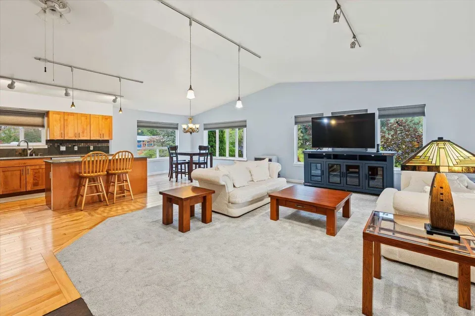 3 Bed 2 Bath Established Contemporary Home in Juneau, AK - 3