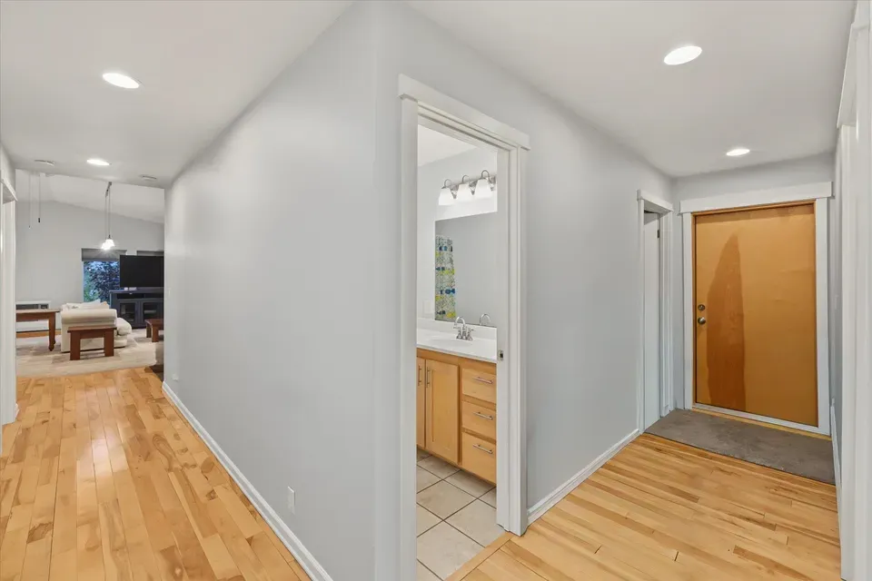 3 Bed 2 Bath Established Contemporary Home in Juneau, AK - 5