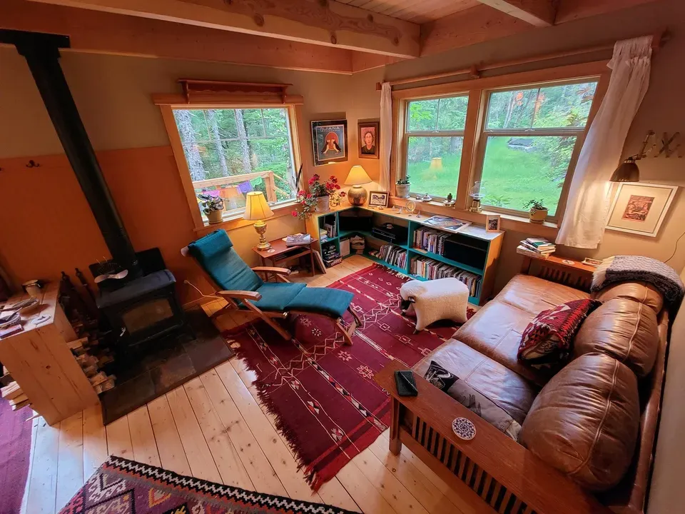 3 Bed 2 Bath Established Contemporary Home in Juneau, AK - 2