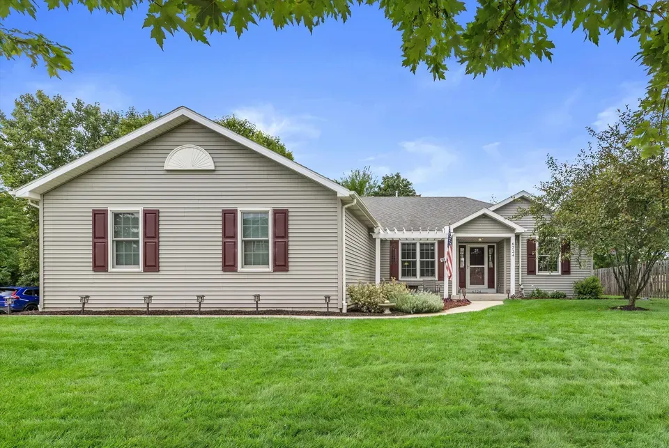 3 Bed 2 Bath Established Contemporary Home in Kenosha, WI - 1