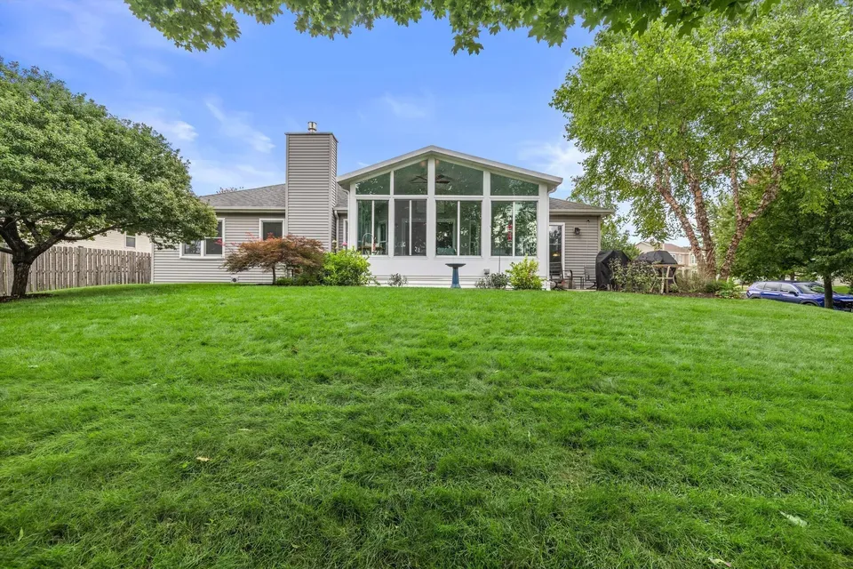 3 Bed 2 Bath Established Contemporary Home in Kenosha, WI - 3