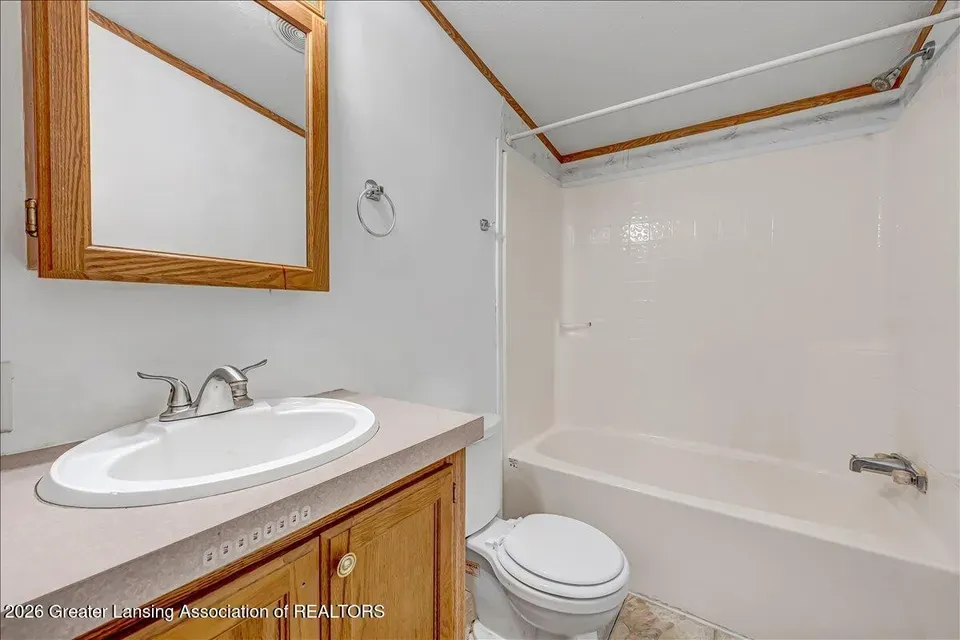 3 Bed 2 Bath Established Contemporary Home in Lansing, MI - 5
