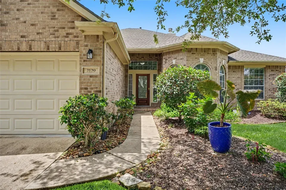 3 Bed 2 Bath Established Contemporary Home in League City, TX - 1