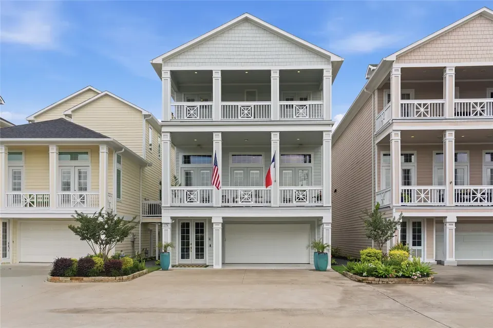 3 Bed 2 Bath Established Contemporary Home in League City, TX - 2