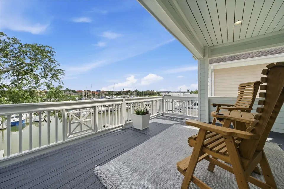 3 Bed 2 Bath Established Contemporary Home in League City, TX - 3