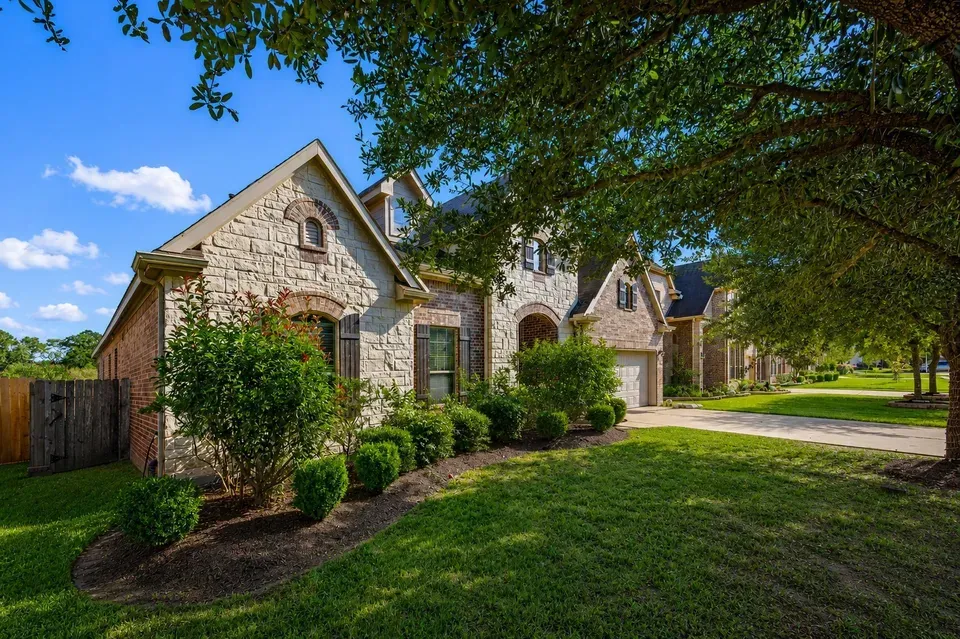 3 Bed 2 Bath Established Contemporary Home in League City, TX - 3