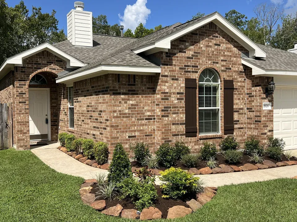 3 Bed 2 Bath Established Contemporary Home in League City, TX - 2