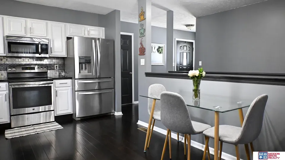 3 Bed 2 Bath Established Contemporary Home in Lincoln, NE - 3