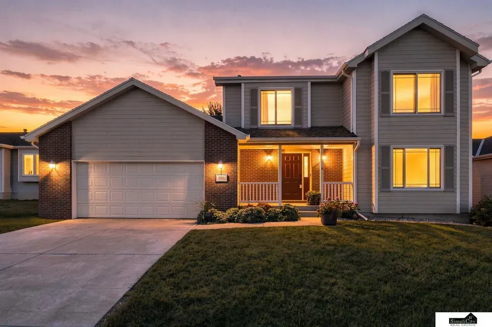 3 Bed 2 Bath Established Contemporary Home in Lincoln, NE - 1