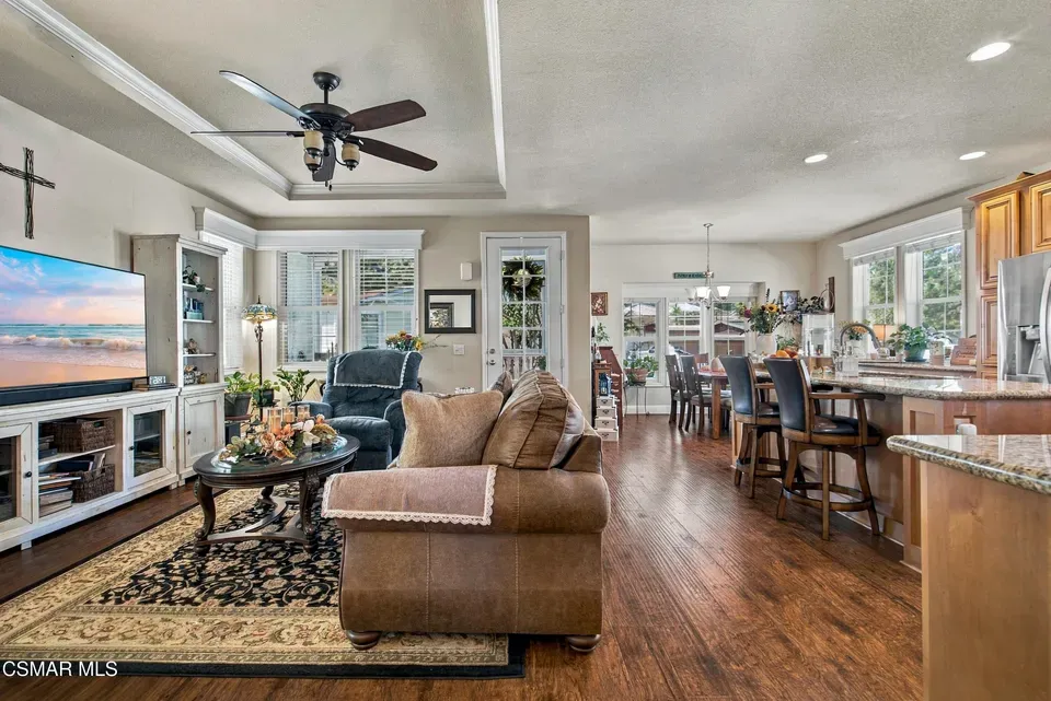 3 Bed 2 Bath Established Contemporary Home in Los Angeles, CA - 3