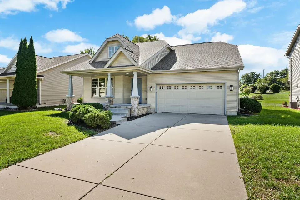 3 Bed 2 Bath Established Contemporary Home in Madison, WI - 2