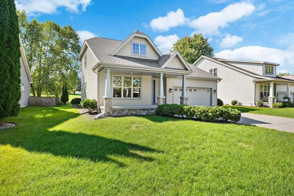 3 Bed 2 Bath Established Contemporary Home in Madison, WI - 3