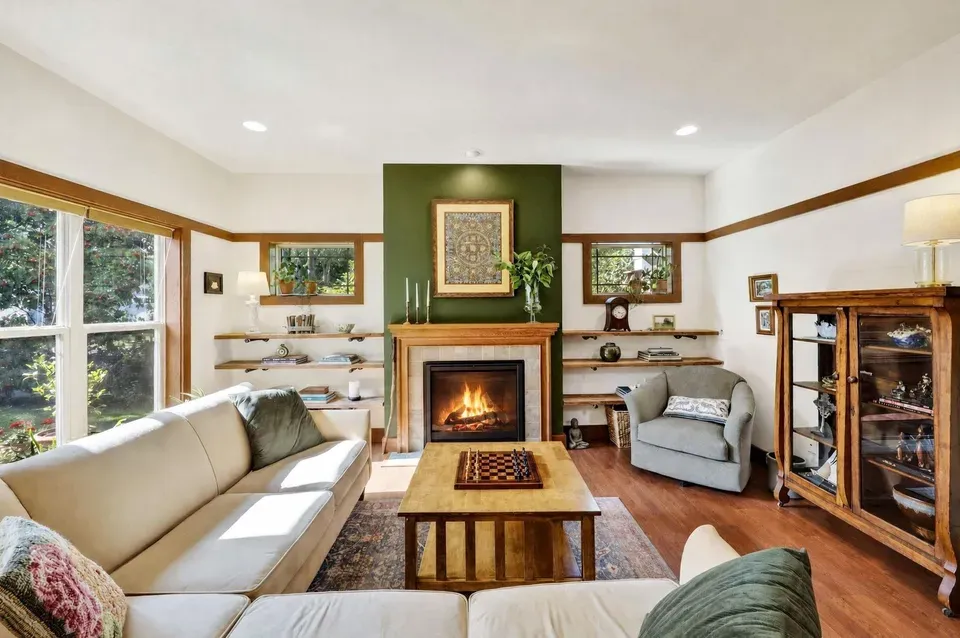 3 Bed 2 Bath Established Contemporary Home in Madison, WI