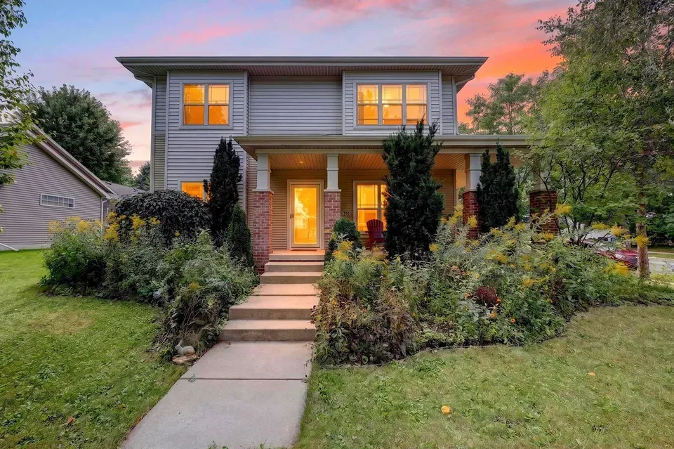 3 Bed 2 Bath Established Contemporary Home in Madison, WI - 2