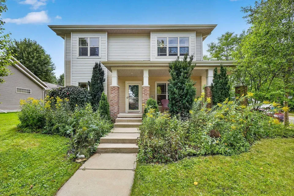 3 Bed 2 Bath Established Contemporary Home in Madison, WI - 3