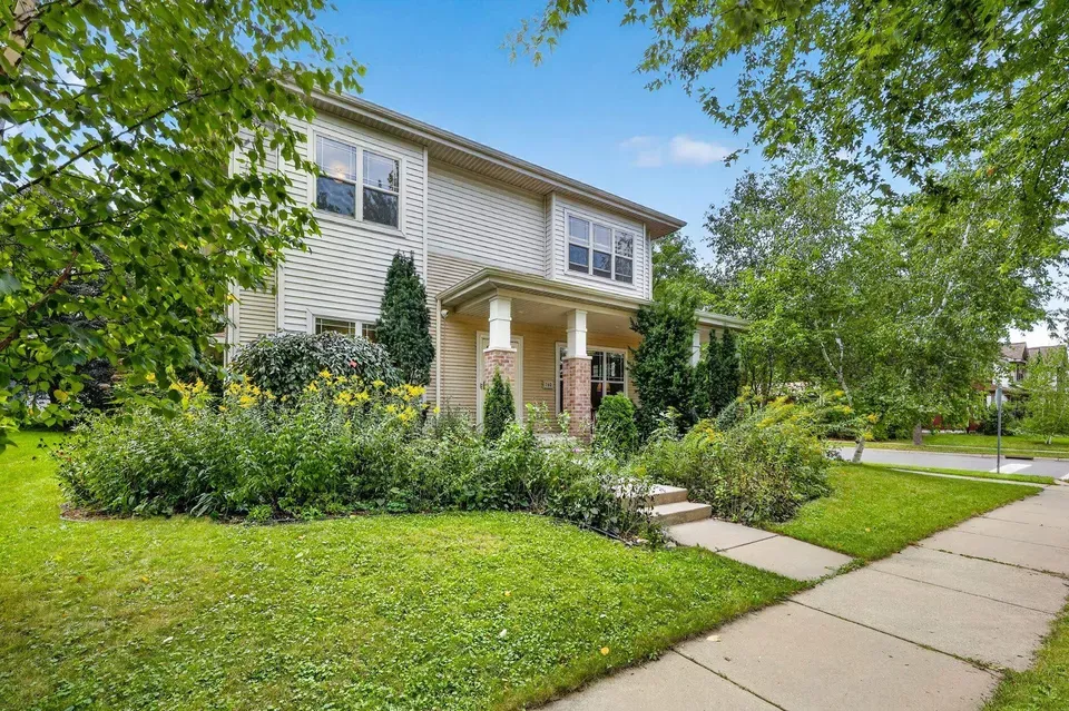 3 Bed 2 Bath Established Contemporary Home in Madison, WI - 4