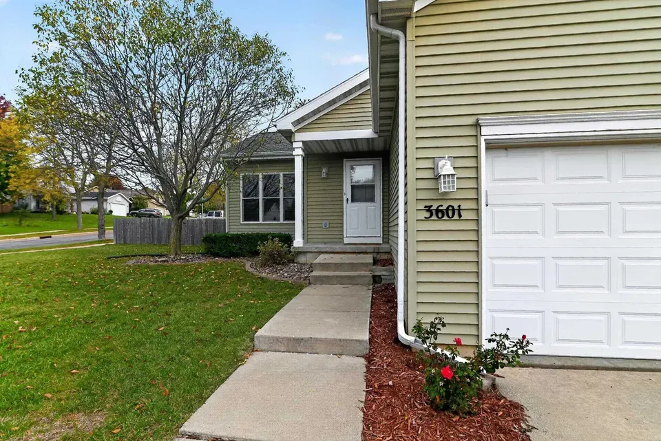 3 Bed 2 Bath Established Contemporary Home in Madison, WI - 4