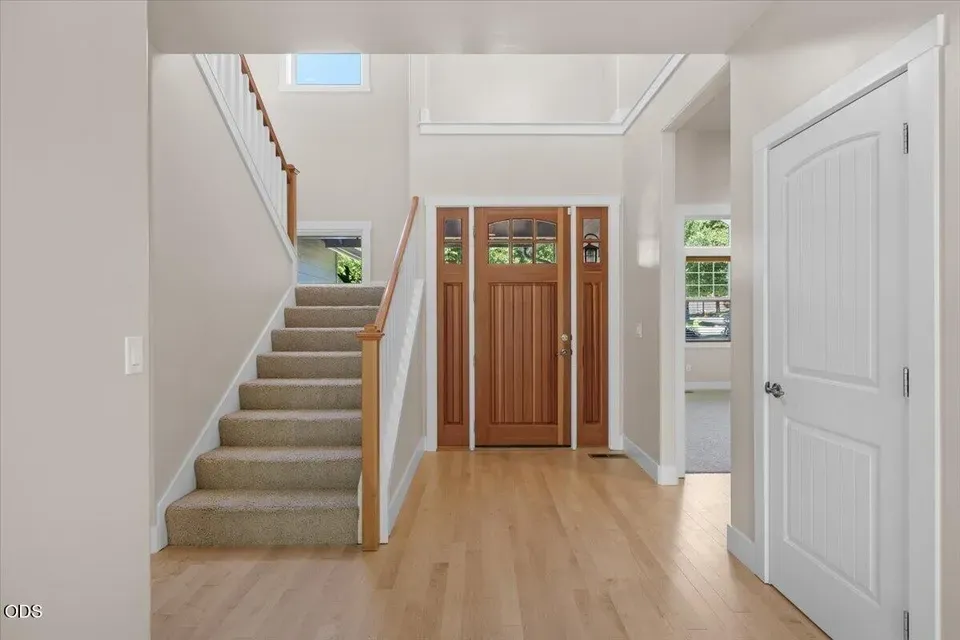 3 Bed 2 Bath Established Contemporary Home in Medford, OR - 4