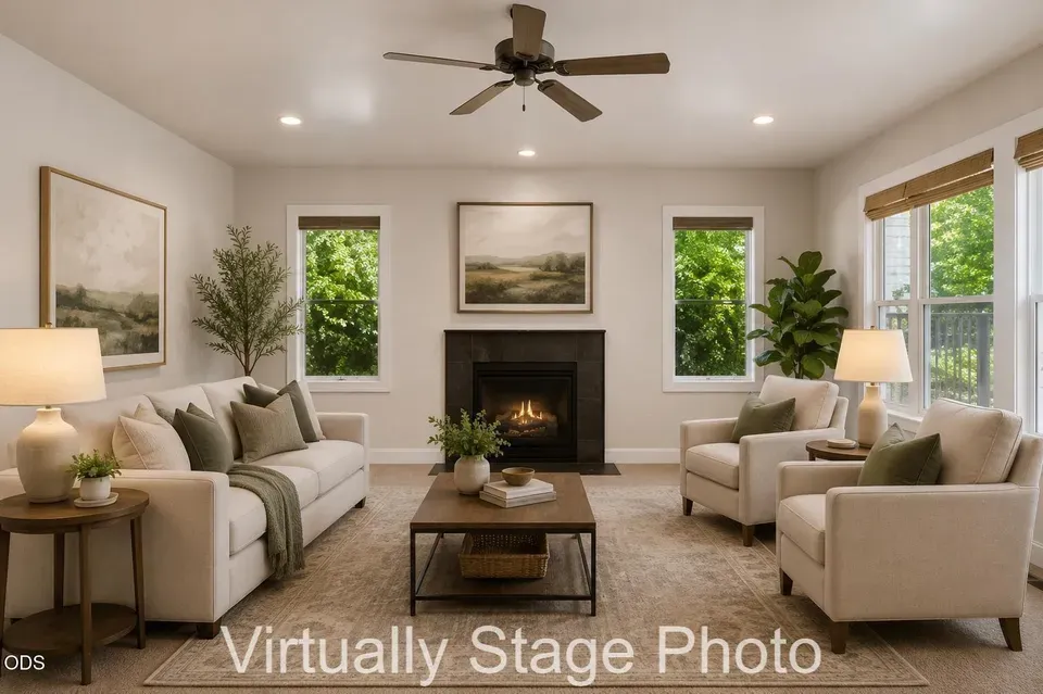 3 Bed 2 Bath Established Contemporary Home in Medford, OR - 5