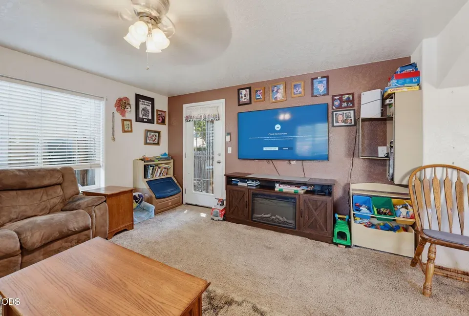 3 Bed 2 Bath Established Contemporary Home in Medford, OR - 4