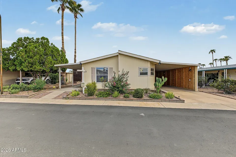 3 Bed 2 Bath Established Contemporary Home in Mesa, AZ - 2