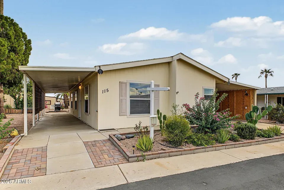 3 Bed 2 Bath Established Contemporary Home in Mesa, AZ - 4