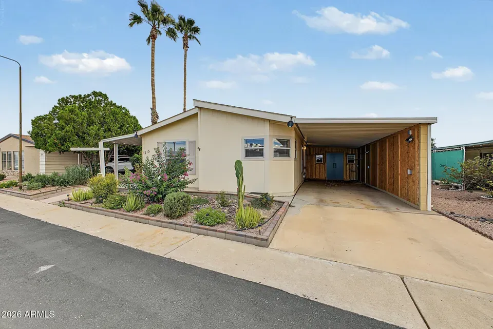 3 Bed 2 Bath Established Contemporary Home in Mesa, AZ - 5