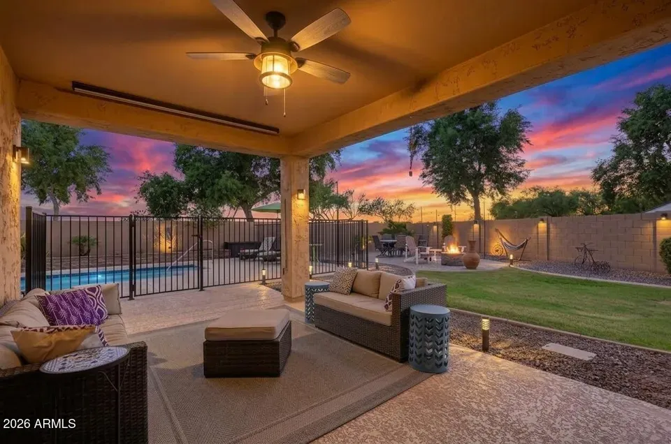 3 Bed 2 Bath Established Contemporary Home in Mesa, AZ